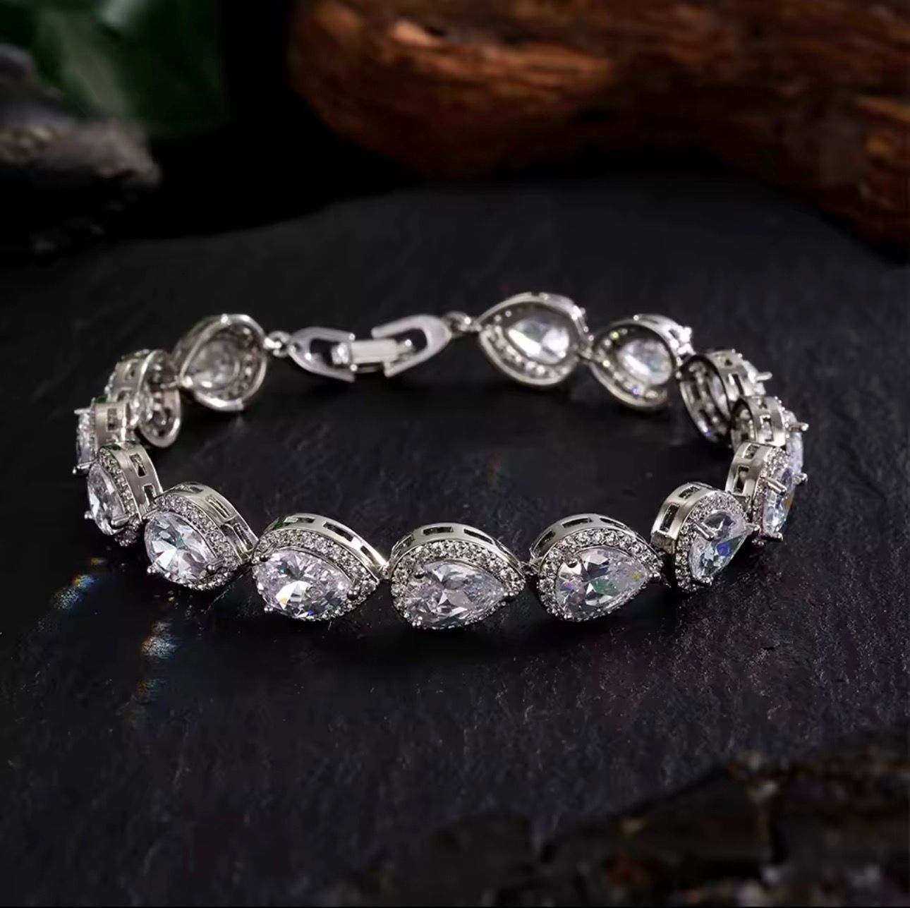 Zime Water Drop Crystal Bracelet